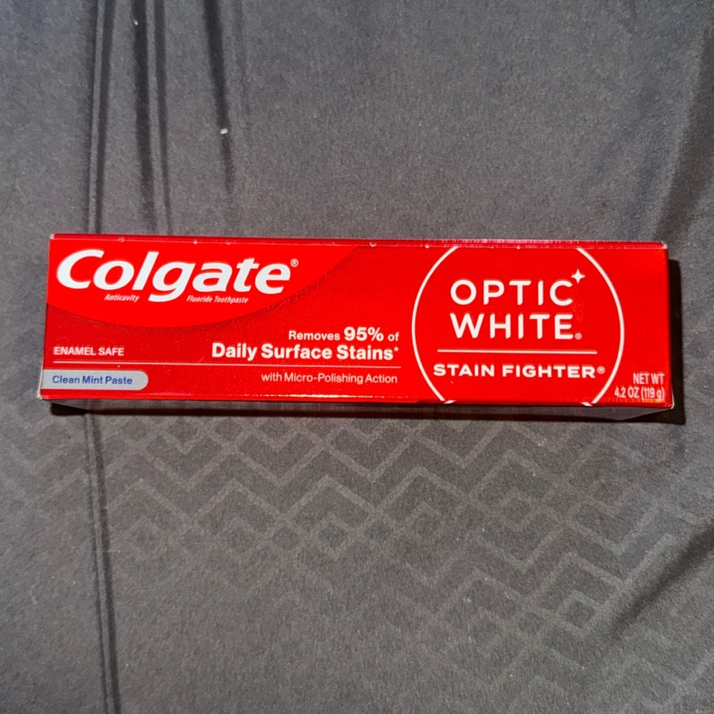 Colgate Optic White Stain Fighter Whitening Toothpaste, Clean Mint Flavor,